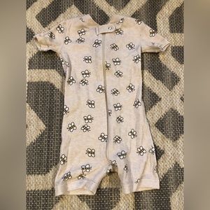 Hanna Andersson bumble bee shorty pajamas